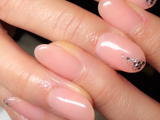 肌馴染みのいいカラーで