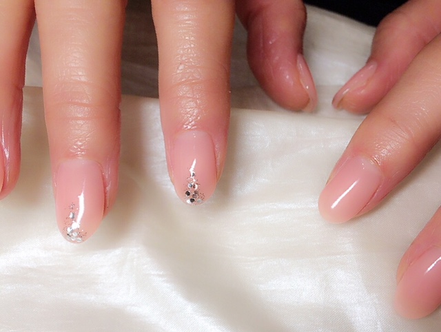 ヌーディーカラーでうるつや