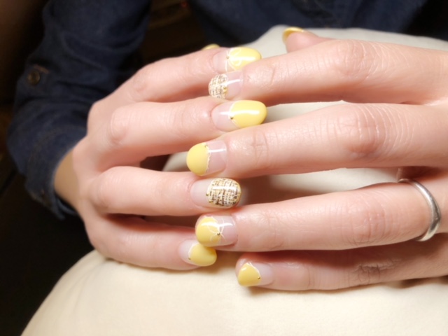 イエローのハーフフレンチ