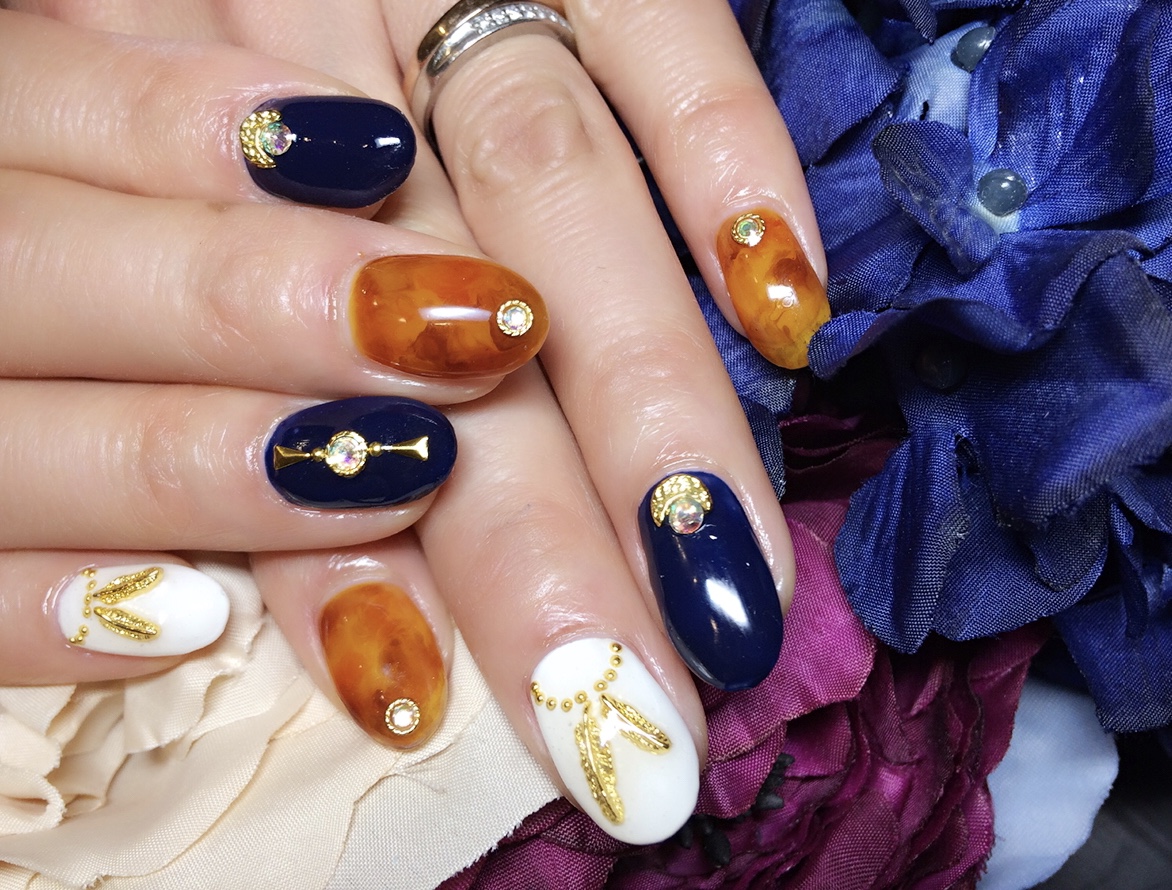 べっ甲ネイルフェザーでネイティブ風に