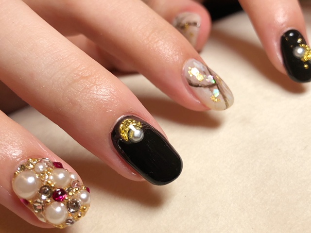 ビジューネイル×天然石風ネイル