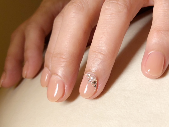 入学式ネイルキラキラをプラス