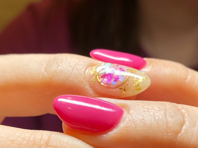 ちぐはぐネイル左右でデザイン違い