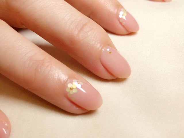 1ポイントにホログラムのお花オフィスネイル