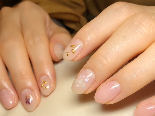 押し花ネイルワイヤーアートのリーフが可愛い