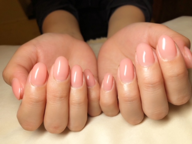 明るめのピンクネイルオフィスネイル