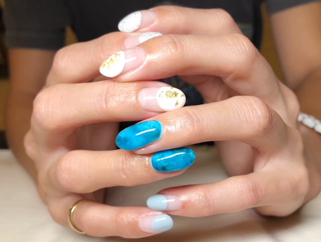 ブルーのマーブルネイルお気に入りのカラー