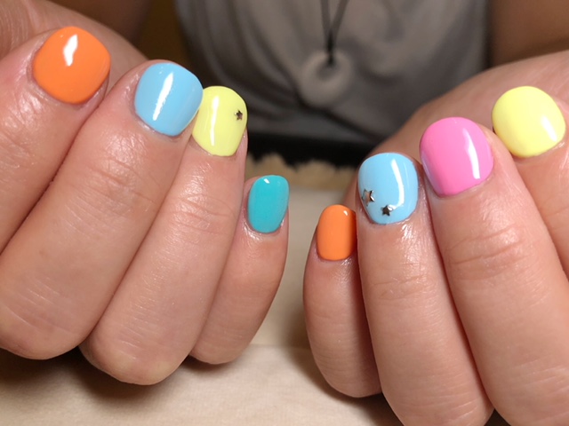 カラフルネイル