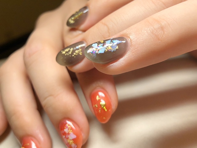 シアーカラーのシェルアートネイル