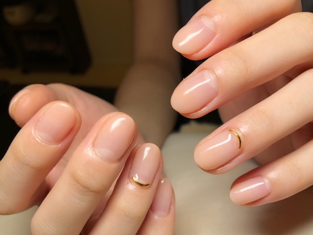 オフィスカラーのネイル