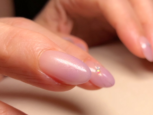 つやつやパープルネイル