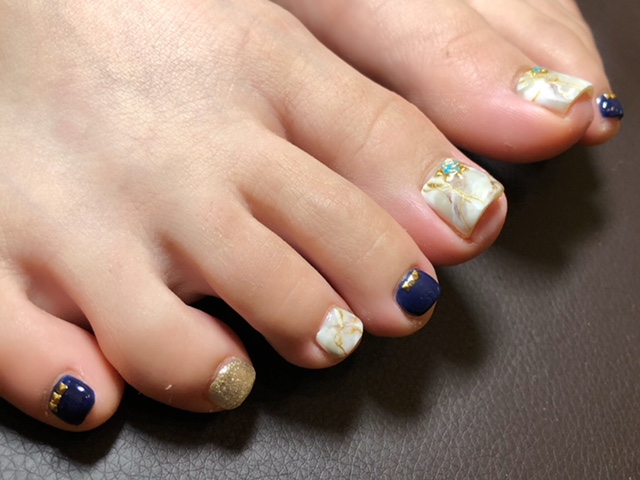 大理石アートのフットネイル