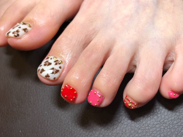レオパード柄のフットネイル