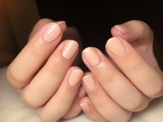 オフィスカラーのネイル