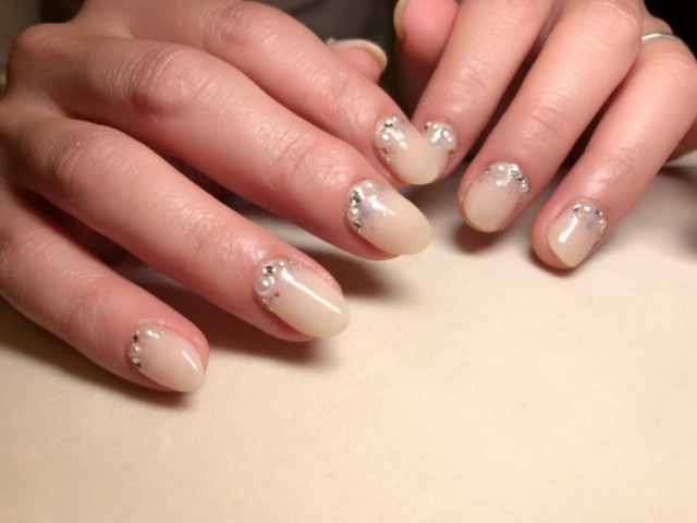 リゾートネイルパールとラメでキラキラ
