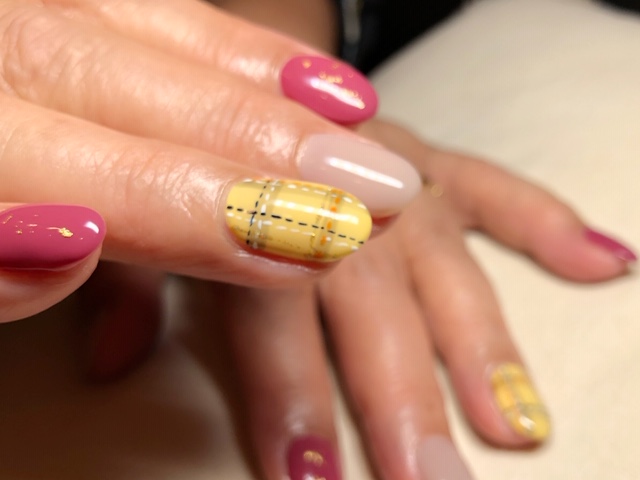ステッチチェックアートのネイル