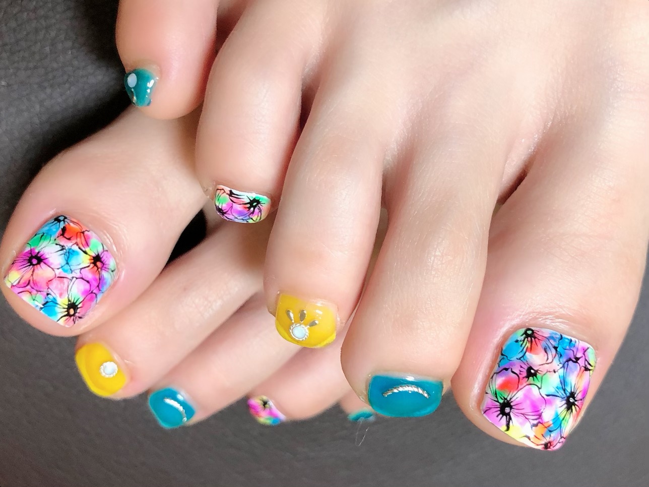 夏カラー×フラワーネイル