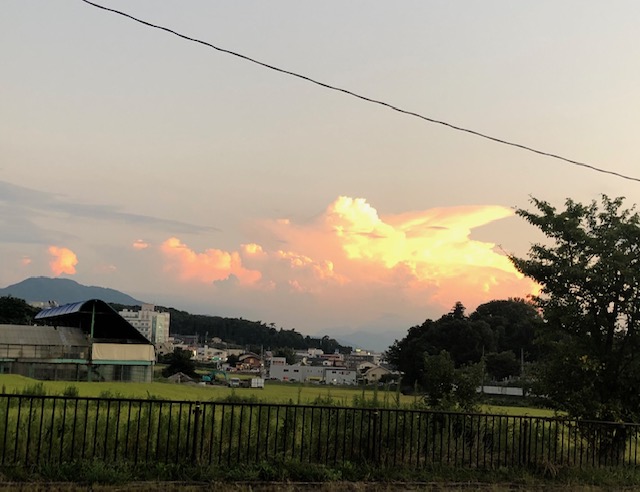 会津の夕焼け不思議な雲