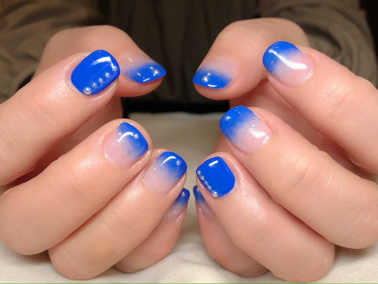 ブルーグラデーションネイル