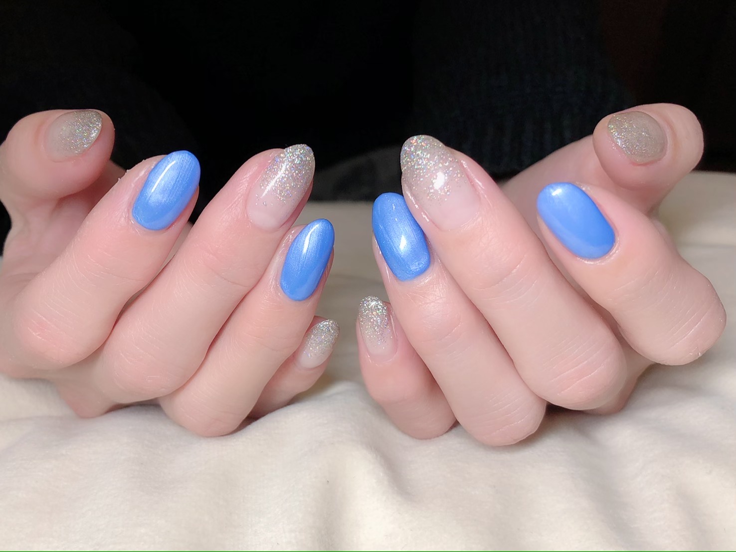 ホワイト×ブルーネイル